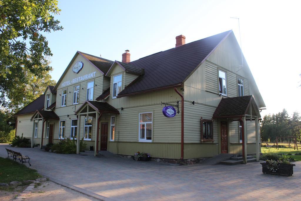 Pilsbergu Krogs Jurkalne Exterior foto