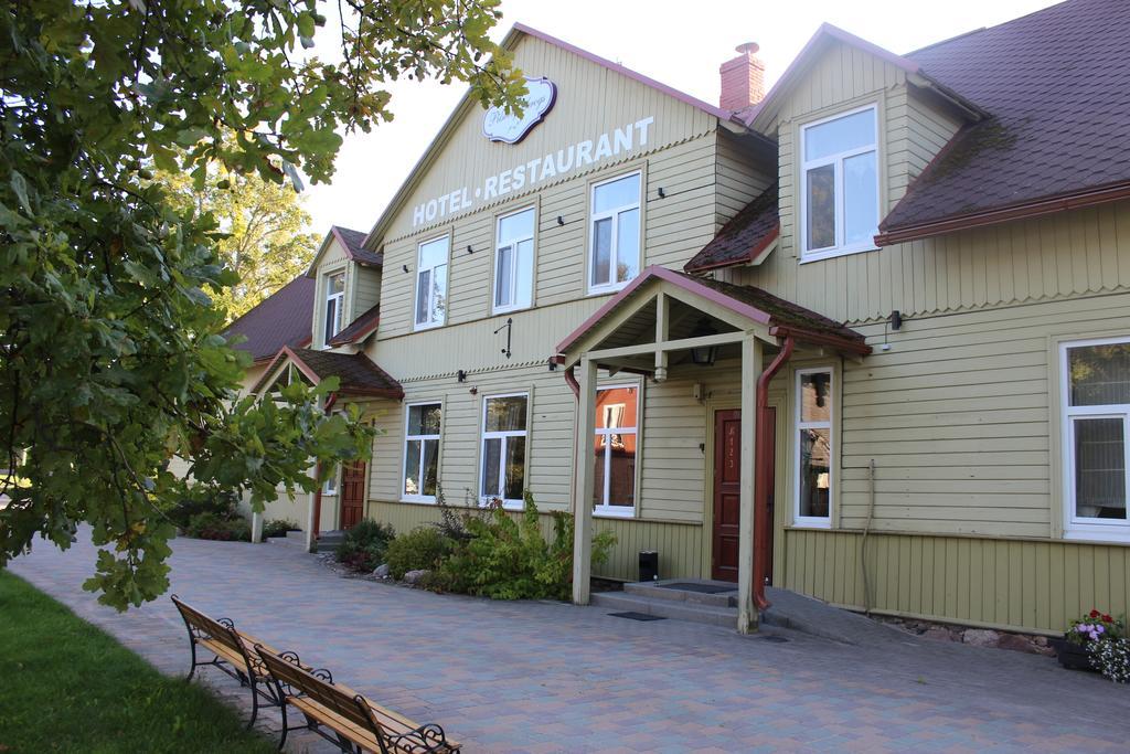 Pilsbergu Krogs Jurkalne Exterior foto